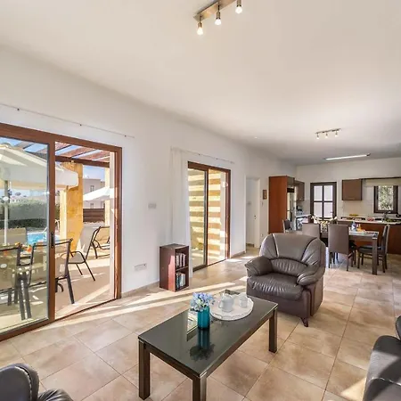 Villa Helena Coral Bay